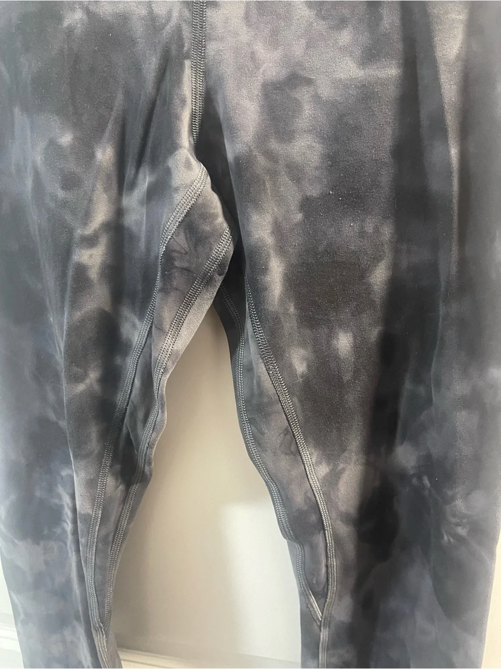 lululemon Align athletica Black and Charcoal Tie-Dye Leggings